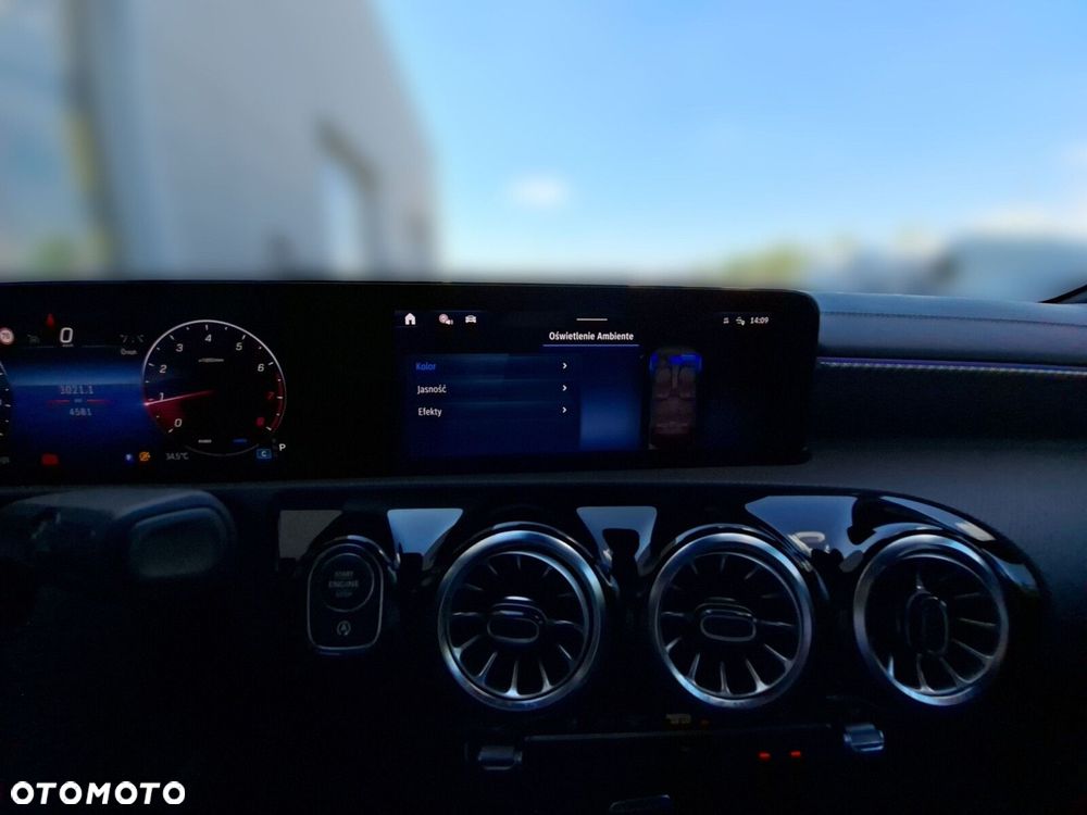 Mercedes-Benz CLA - 23