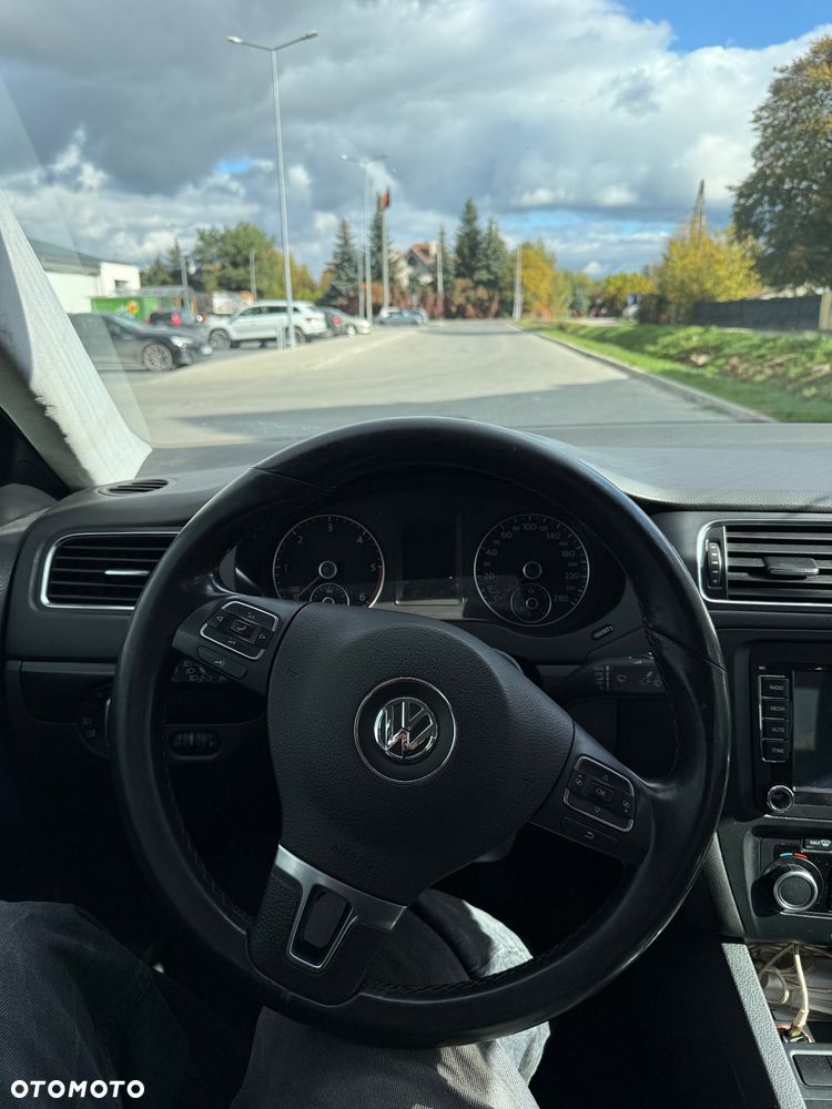 Volkswagen Jetta - 18