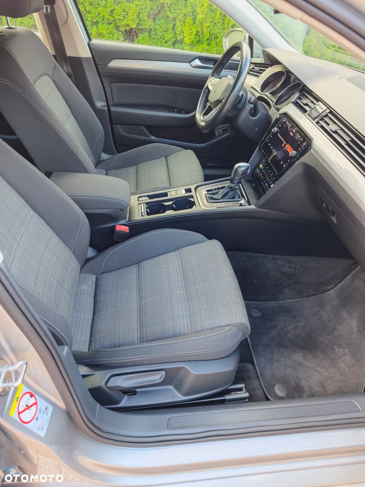 Volkswagen Passat - 14