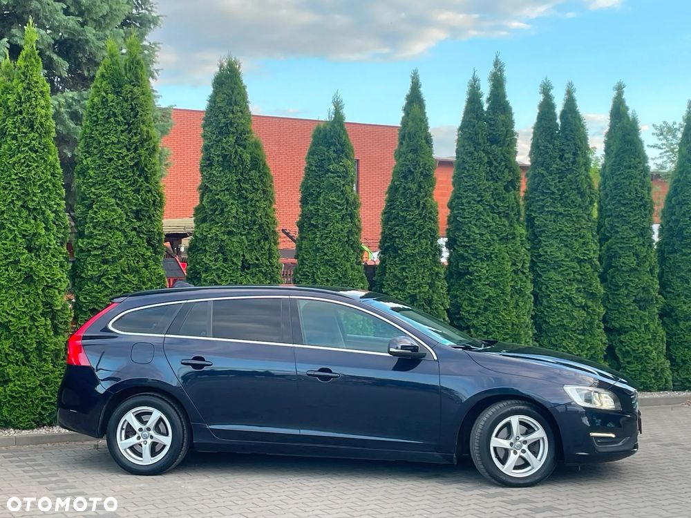 Volvo V60 D3 Momentum - 10