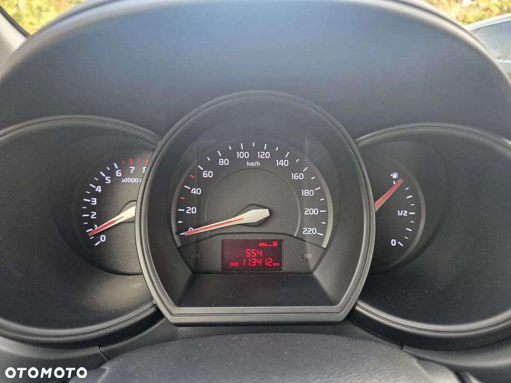 Kia Rio - 12