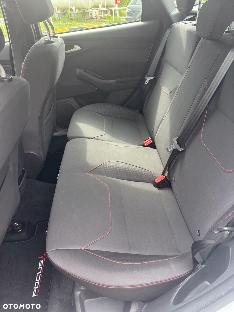 Ford Focus 1.0 EcoBoost Start-Stopp-System ST-LINE STYLE - 13