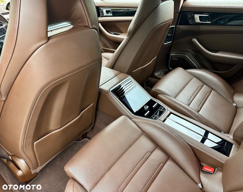 Porsche Panamera 4 - 28