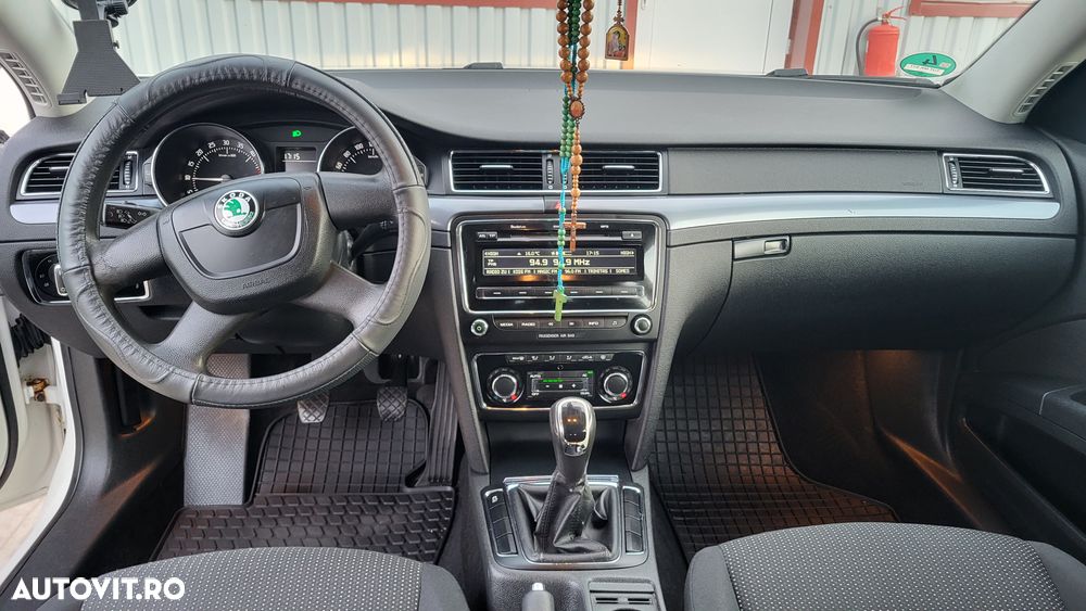 Skoda Superb 2.0 TDI FAMILY - 10