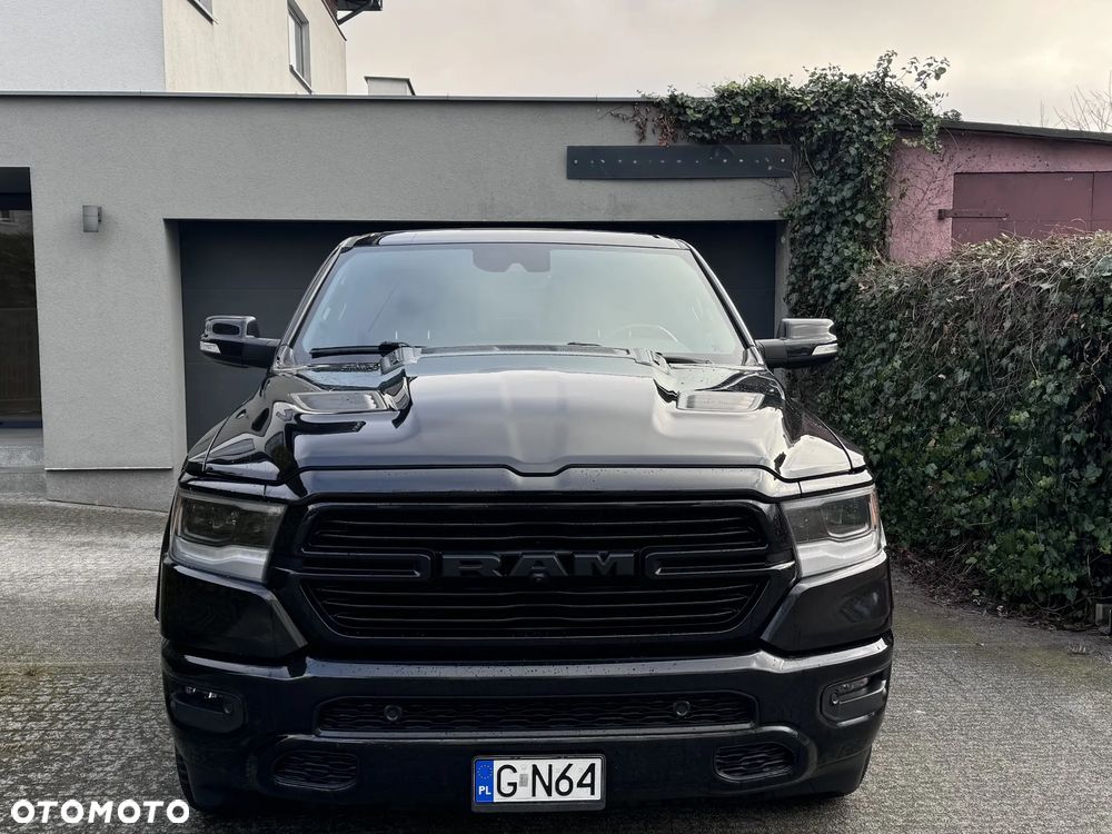 RAM 1500 Crew Cab Shortbed Laramie - 2