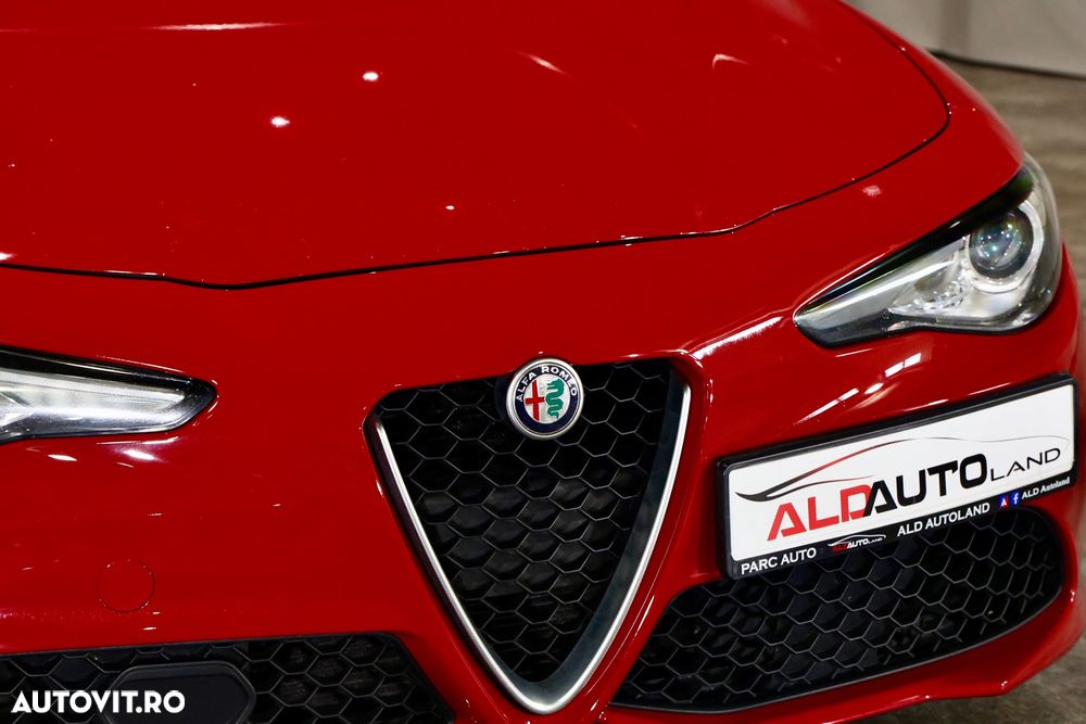 Alfa Romeo Giulia 2.2 Diesel AT8-Q4 Veloce - 32