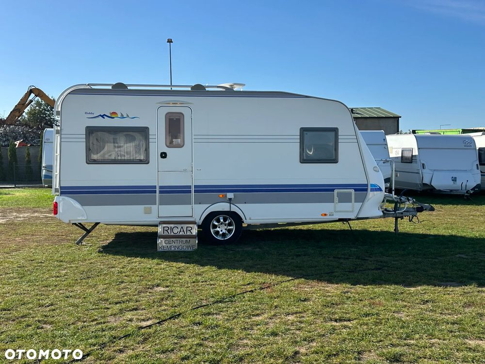 Hobby 460 UFE z markizą pompowaną i bagażnikiem rowerowym. - 7