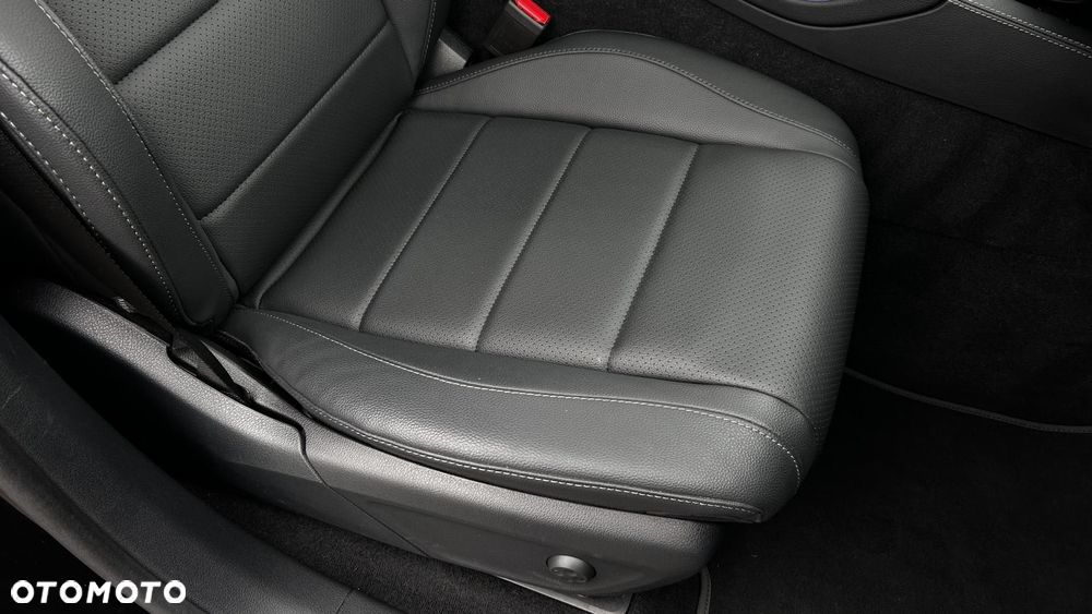 Mercedes-Benz GLE - 31