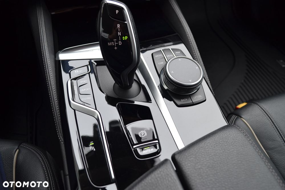 BMW Seria 5 530d xDrive Luxury Line - 24