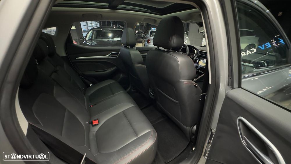 MG ZS EV 72.6 kWh Luxury - 27