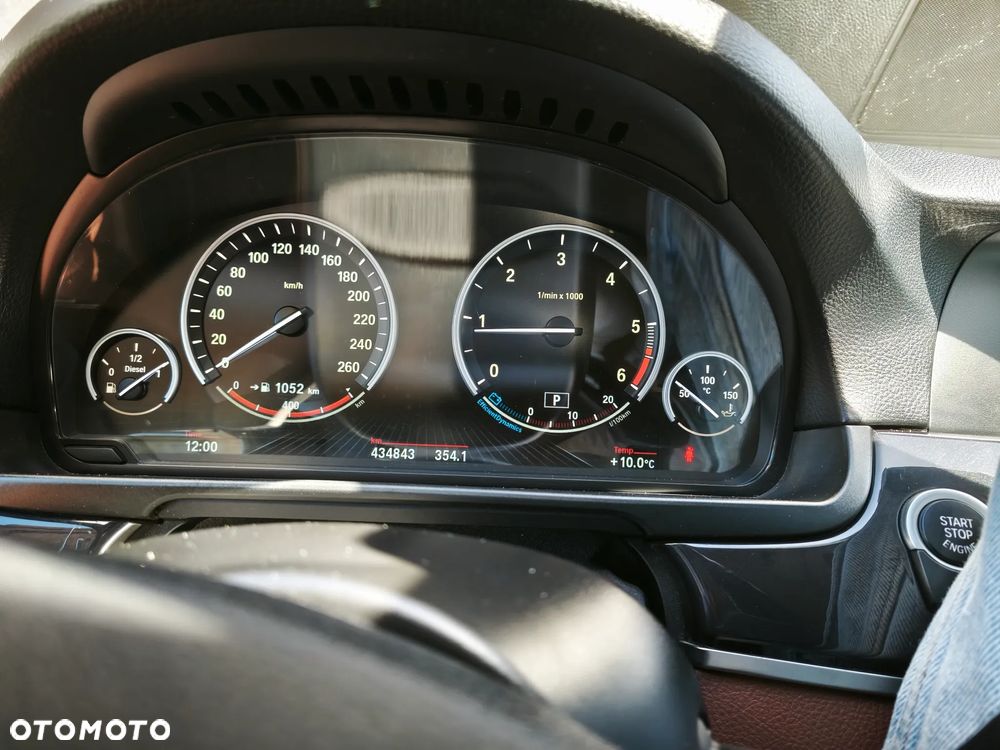 BMW Seria 5 525d Touring - 27