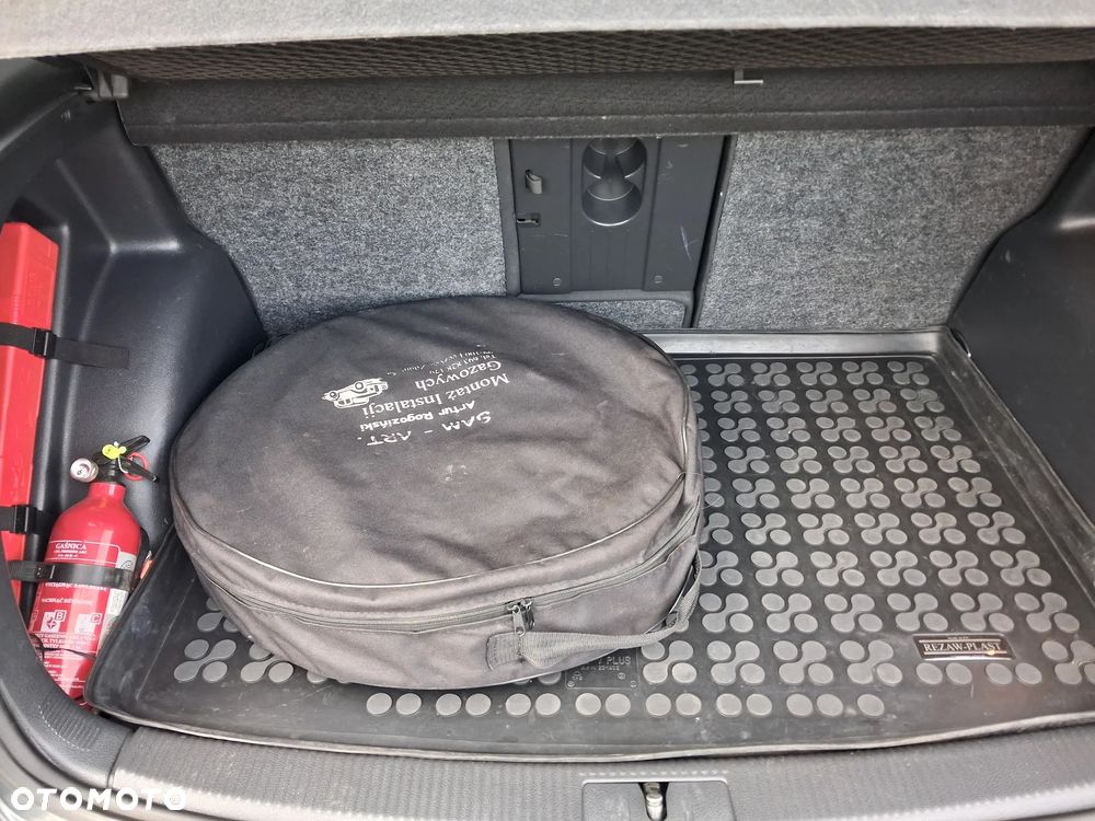 Volkswagen Golf Plus 1.6 Comfortline - 19