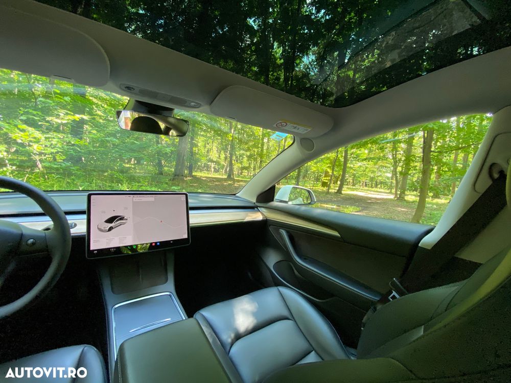 Tesla Model 3 - 28