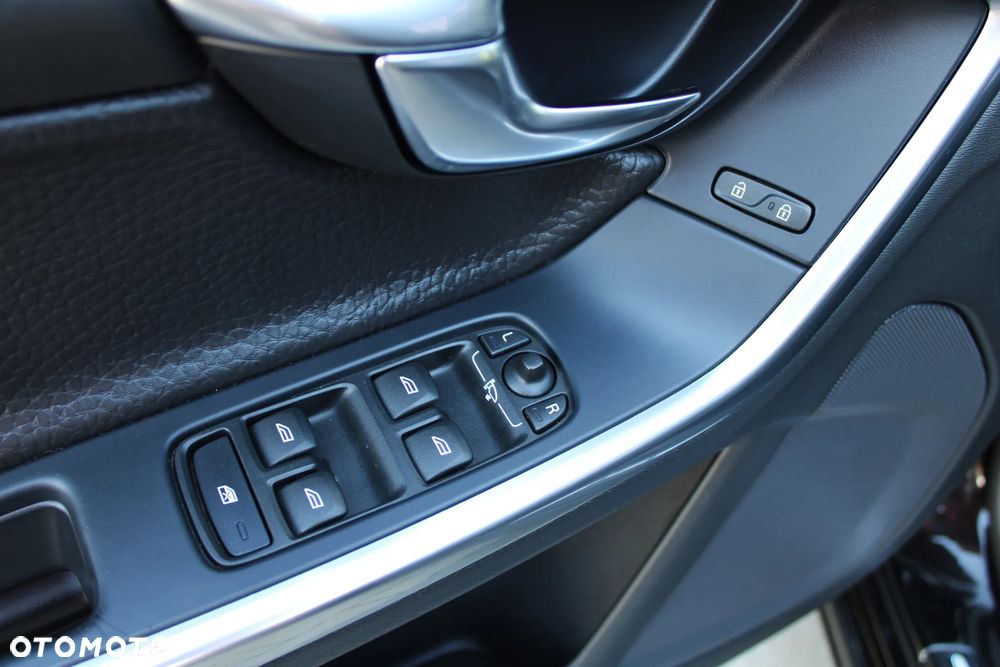 Volvo V60 D5 Summum - 22