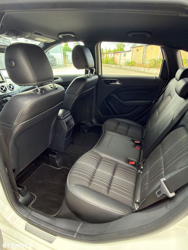 Mercedes-Benz Klasa B 200 CDI (BlueEFFICIENCY) - 38