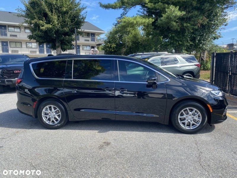Chrysler Pacifica - 7