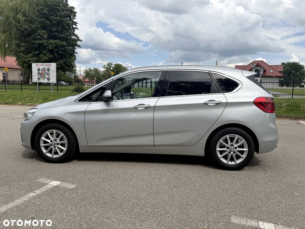 BMW Seria 2 218d - 8