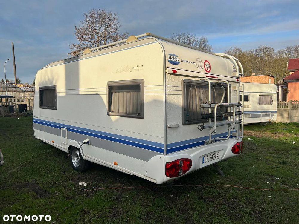 Hobby 495 zadbana z przedsionkiem i napędem - 4