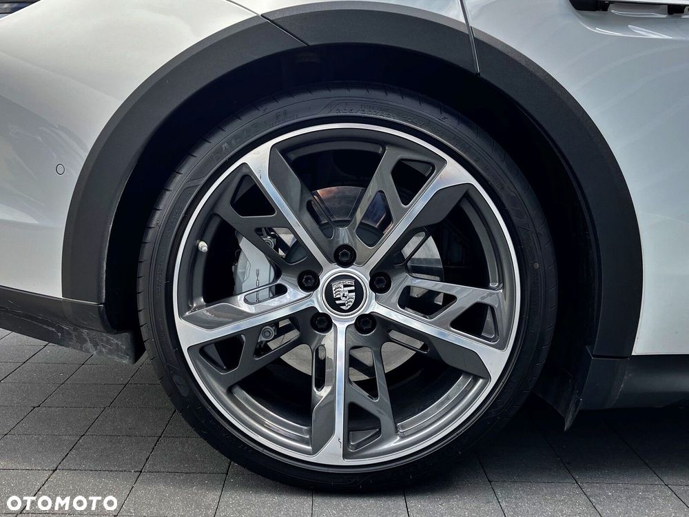 Porsche Taycan - 14