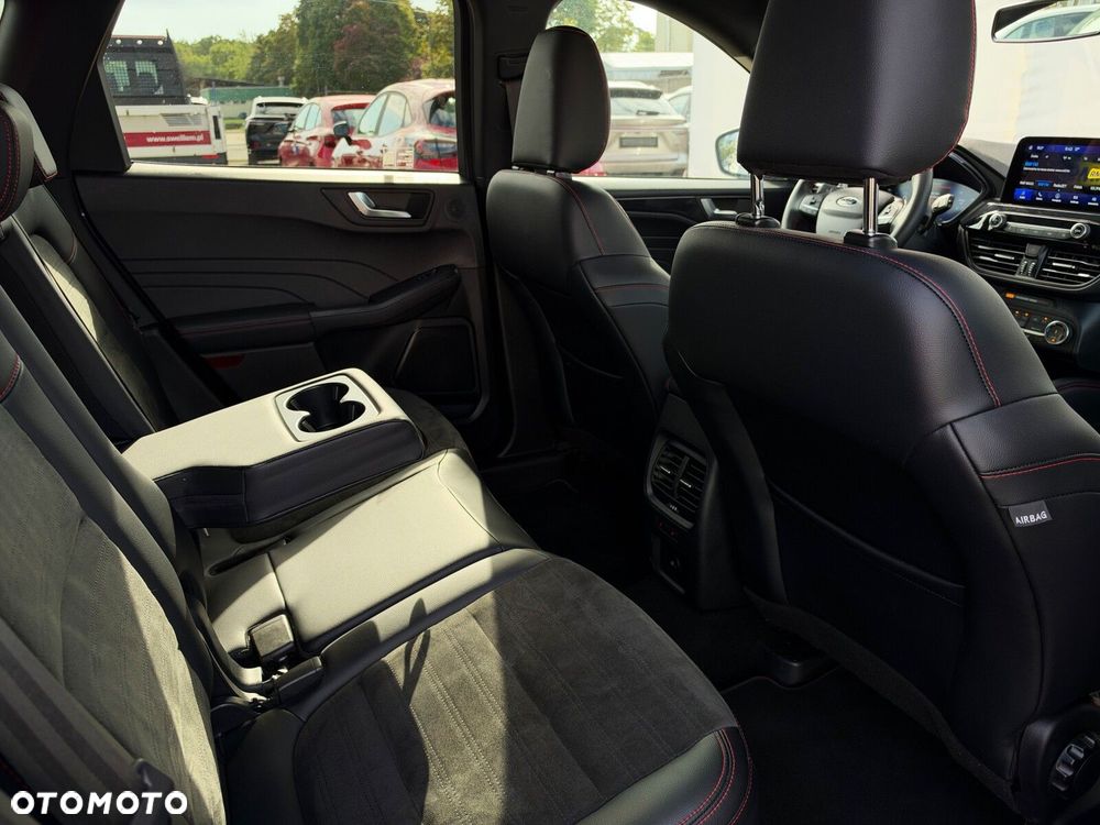 Ford Kuga 2.5 FHEV AWD ST-Line X - 30