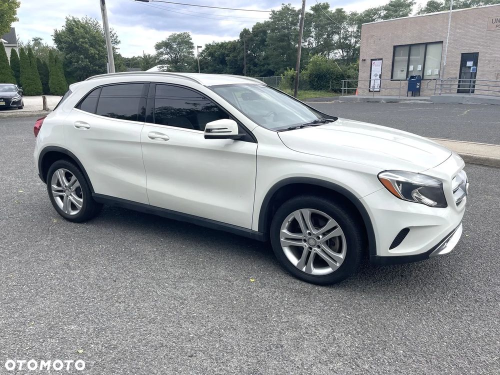 Mercedes-Benz GLA 250 4-Matic - 12
