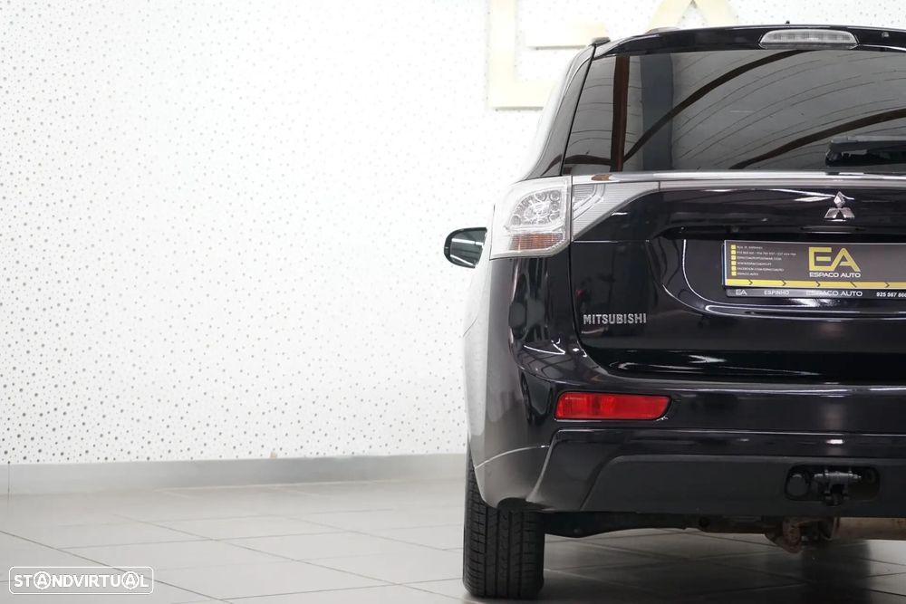 Mitsubishi Outlander 2.0 4WD Plus - 12