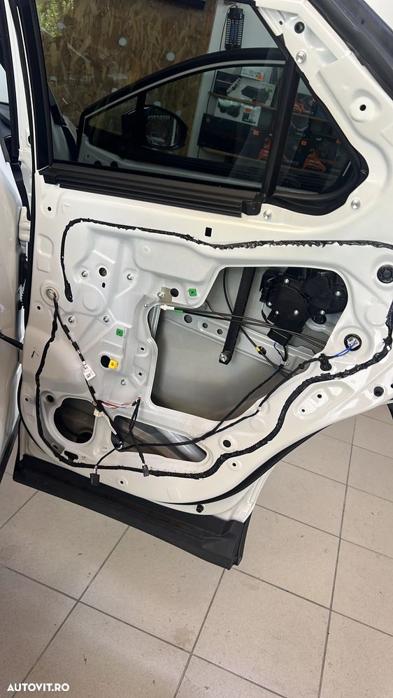 Toyota C-HR - 31
