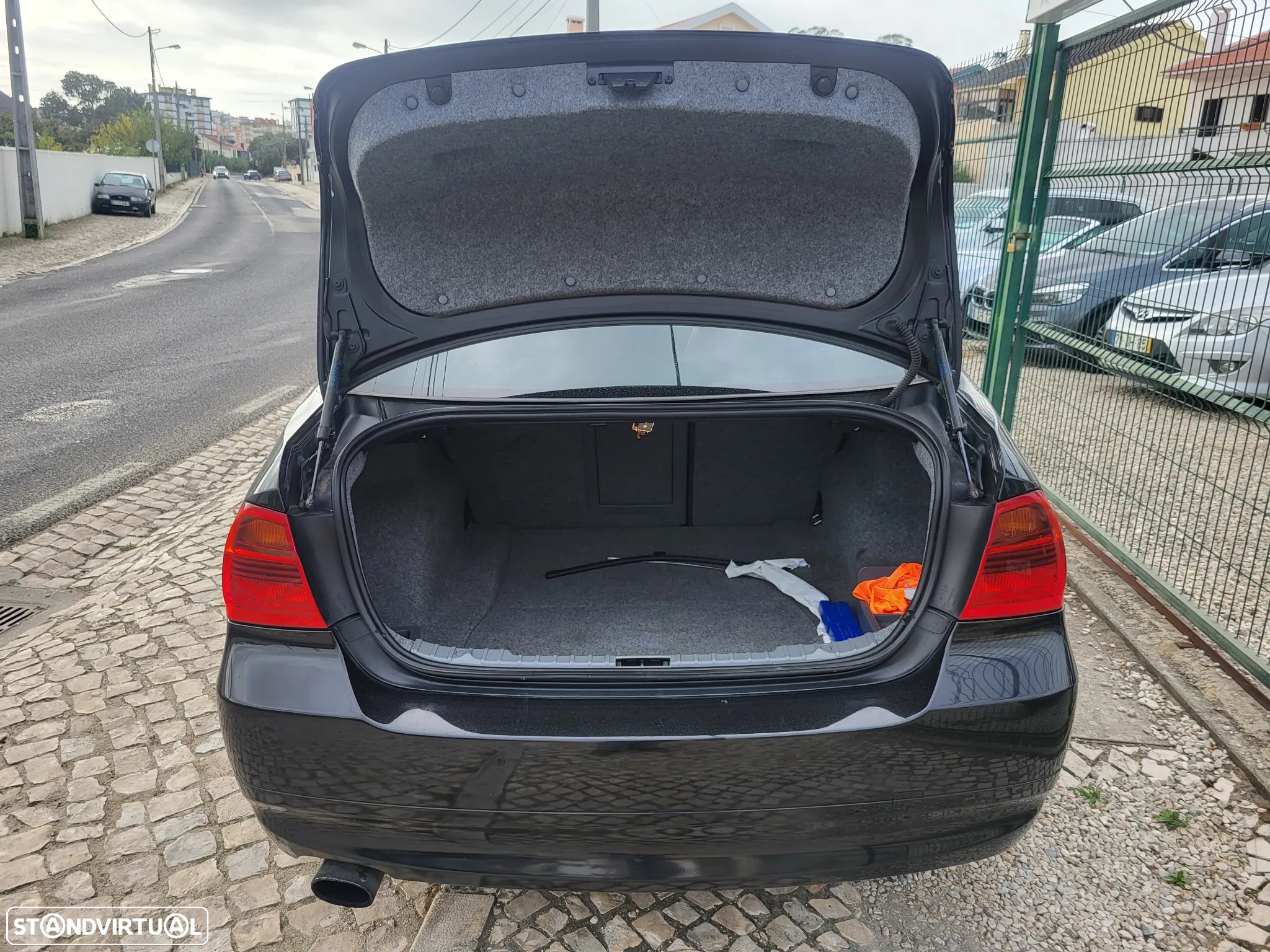 BMW 318 i Auto - 13
