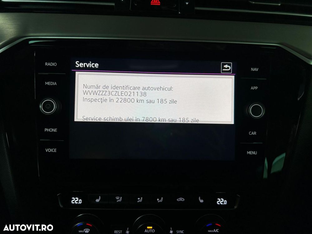 Volkswagen Passat 2.0 TDI SCR DSG Elegance - 27