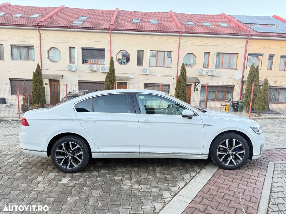 Volkswagen Passat - 10