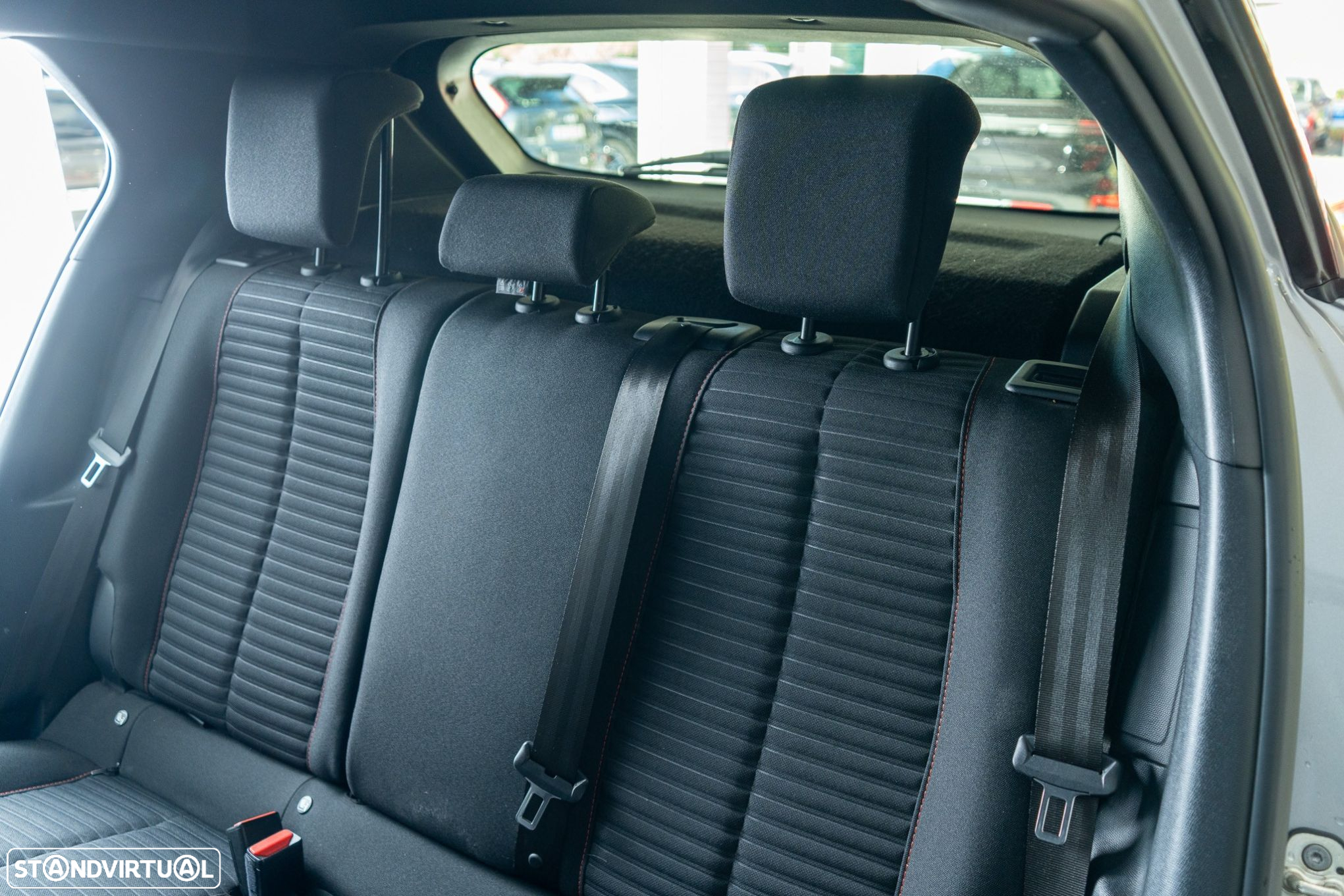 Peugeot e-2008 50 kWh Active - 6