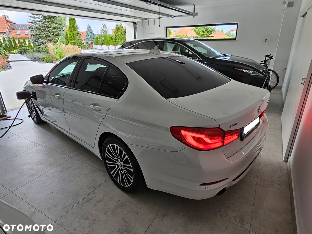 BMW Seria 5 530e iPerformance M Sport sport - 33