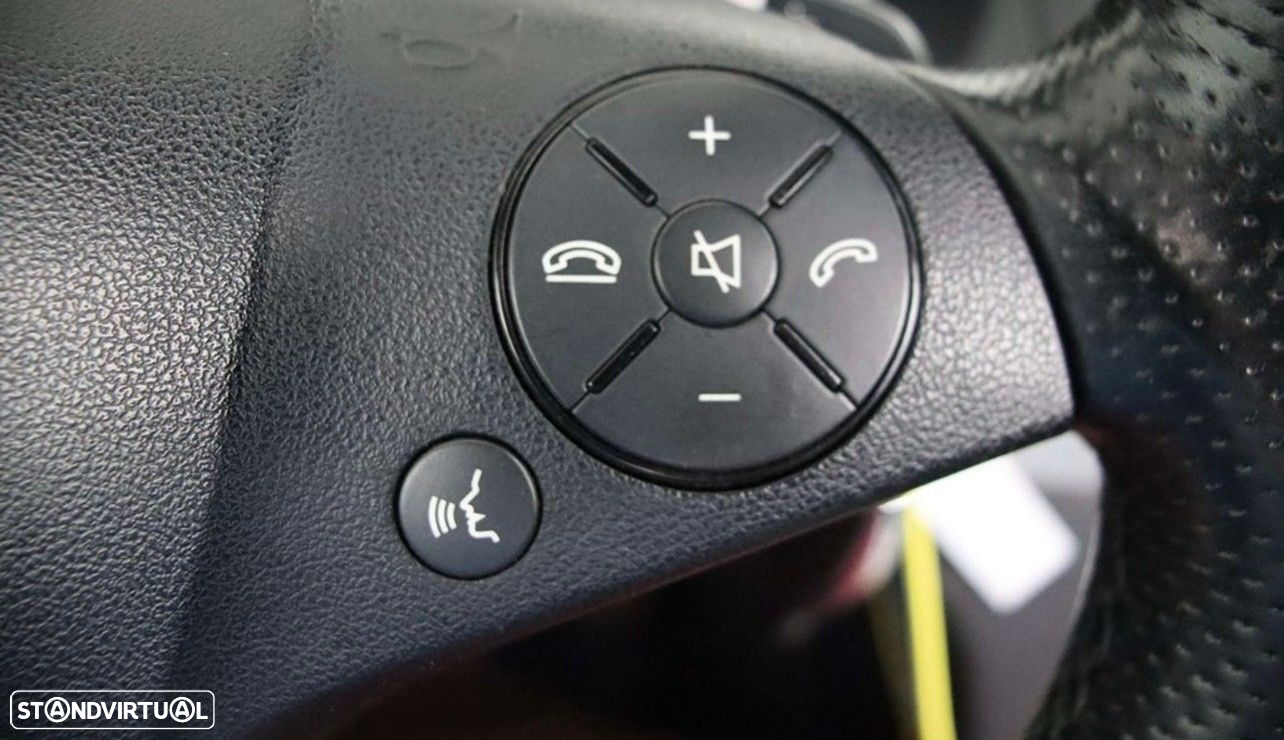 Mercedes-Benz E 220 CDi Avantgarde BlueEfficiency Auto - 20
