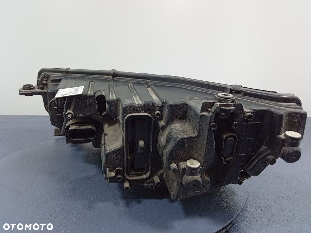 OCTAVIA IV 20- REFLEKTOR PRAWY FULL LED 5E4941016 - 3