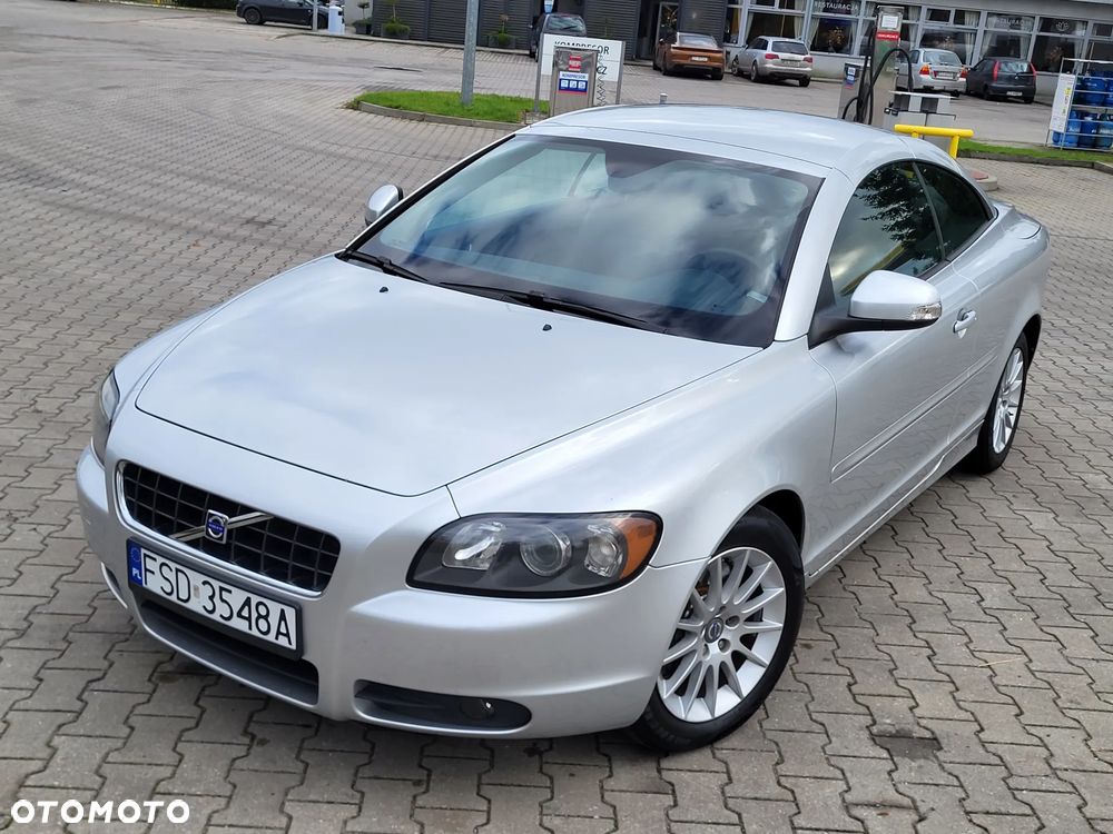 Volvo C70 2.0D Momentum - 24