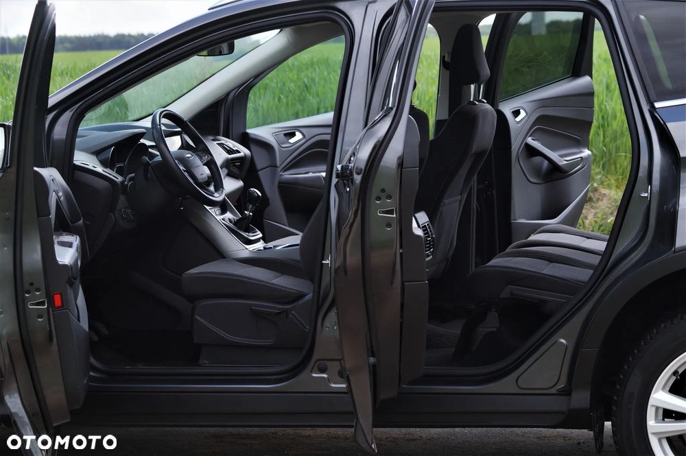 Ford Kuga - 33