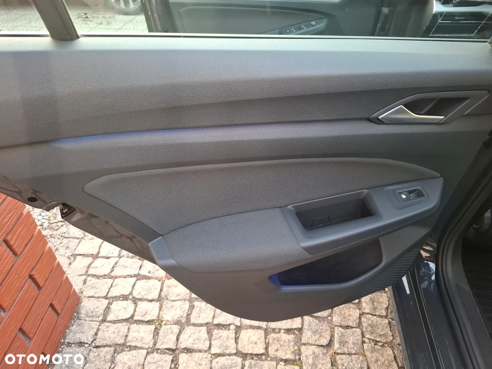 Volkswagen Golf 1.5 TSI EVO Style - 27