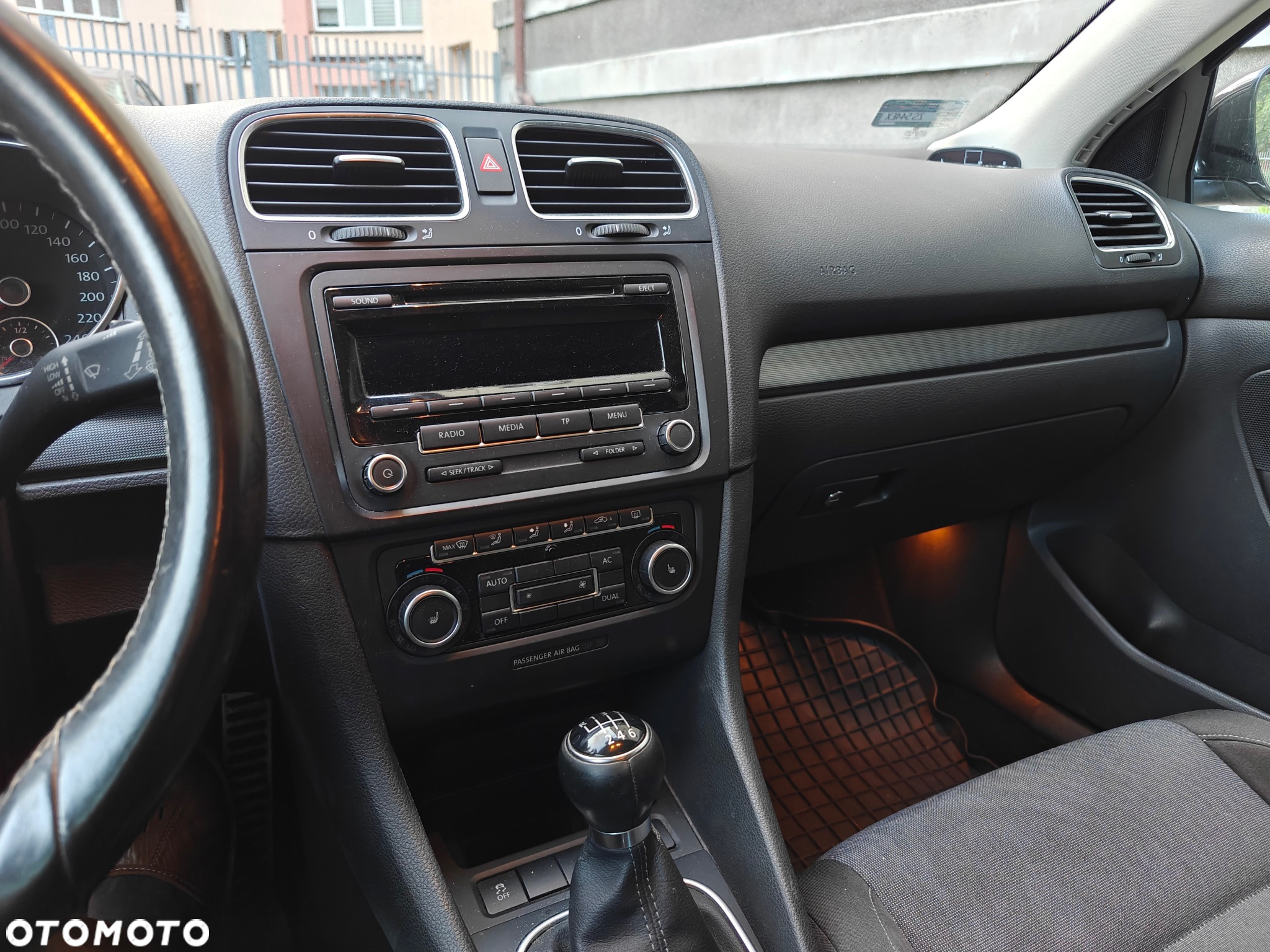 Volkswagen Golf VI 2.0 TDI Trendline - 14