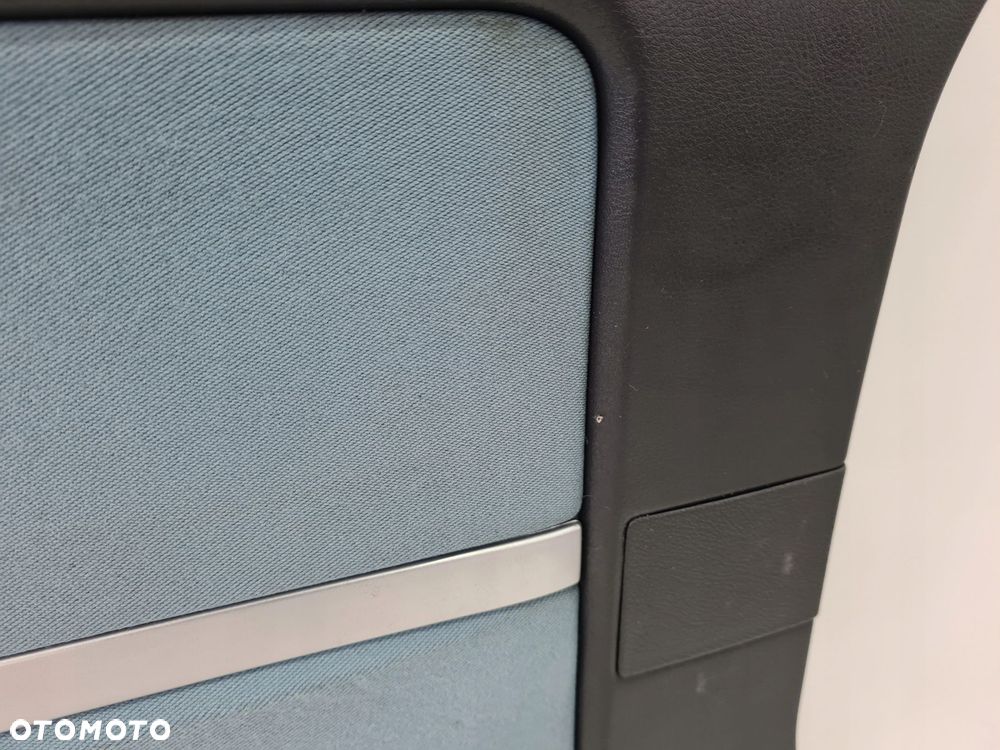 VW T5 MULTIVAN tapicerka drzwi przesuwnych PRAWA 7H5867028 - 4