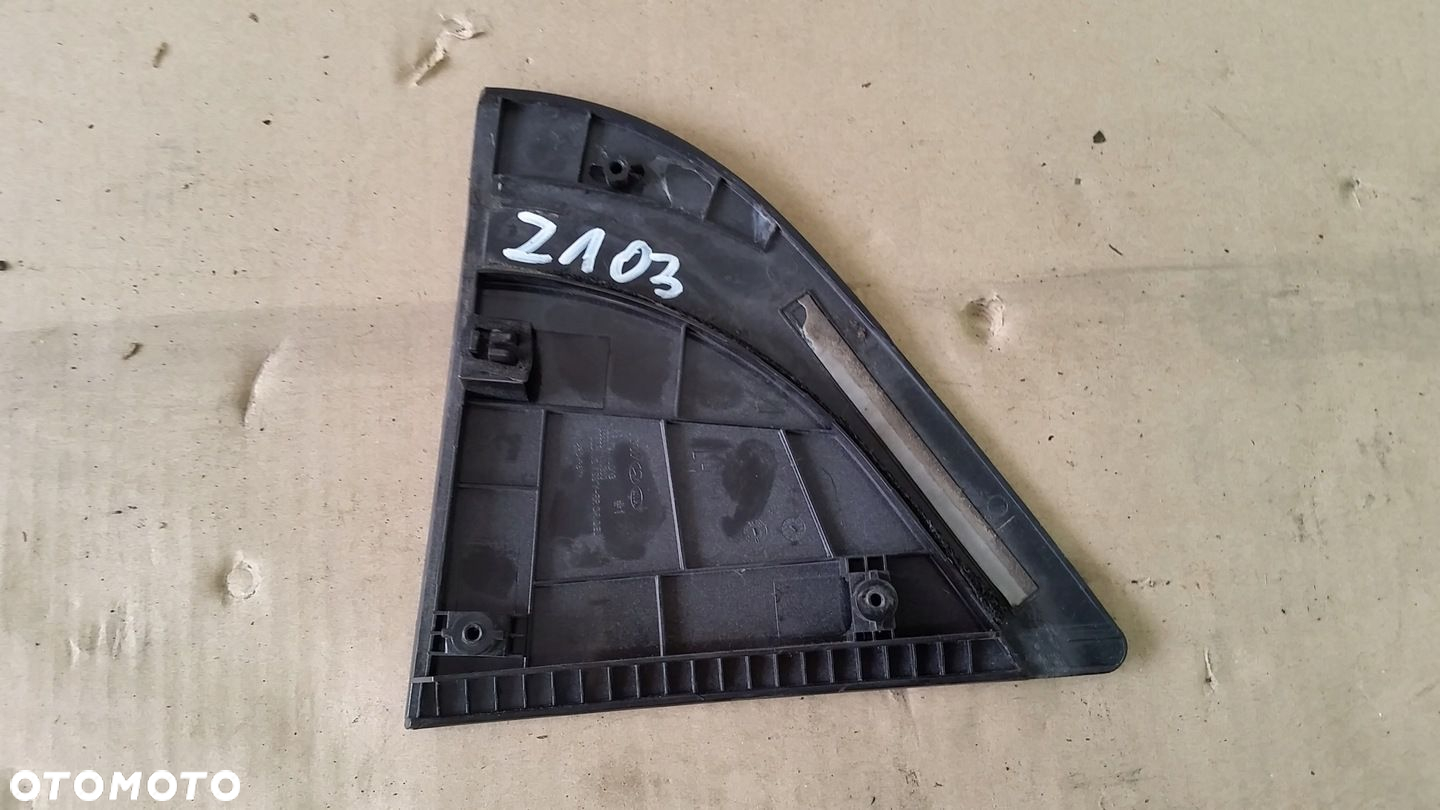 ZAŚLEPKA TRÓJKĄT DRZWI TYŁ KIA RIO III 3 83830-1W200 - 3