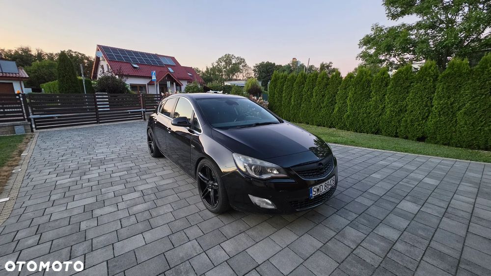 Opel Astra 1.6 Turbo - 4