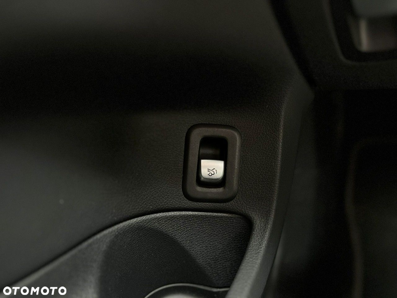 Mercedes-Benz Klasa C 220 d 9G-TRONIC - 33