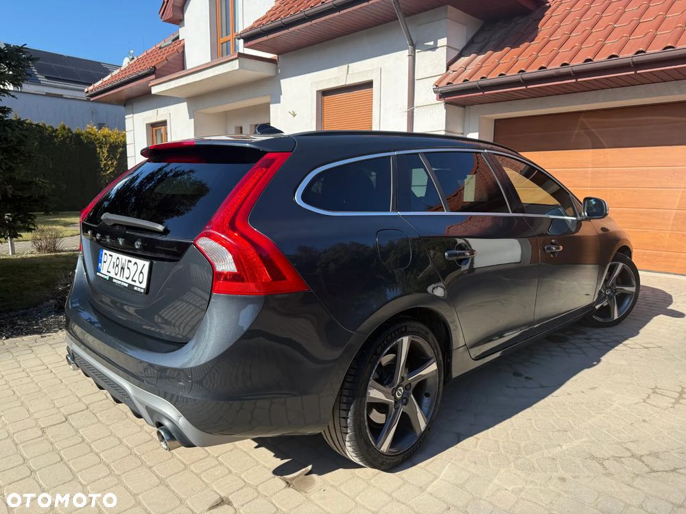 Volvo V60 D2 R-Design Summum - 4