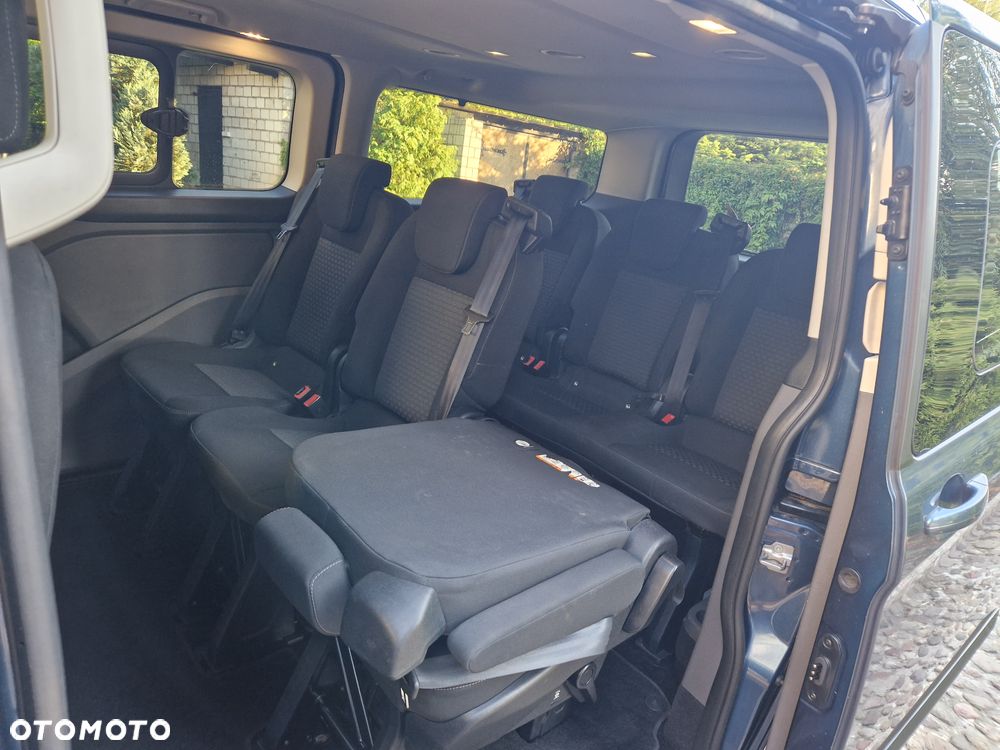 Ford Tourneo Custom - 26
