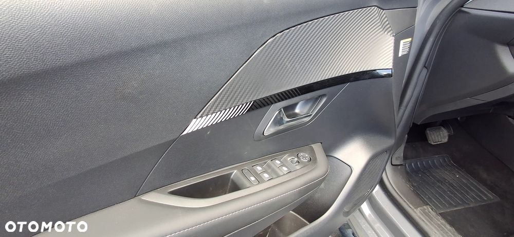 Peugeot 208 PureTech 100 EAT8 Allure - 19