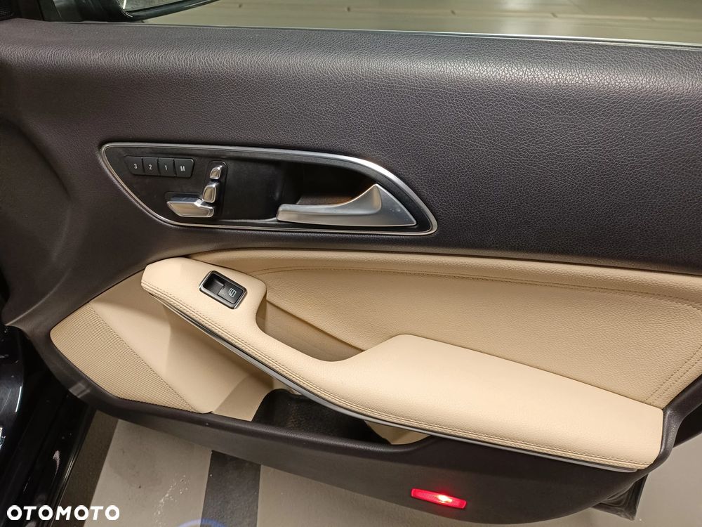 Mercedes-Benz CLA 250 4Matic 7G-DCT - 6