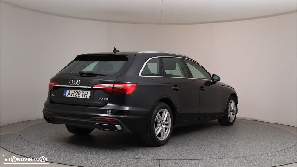 Audi A4 Avant 30 TDI S tronic - 2