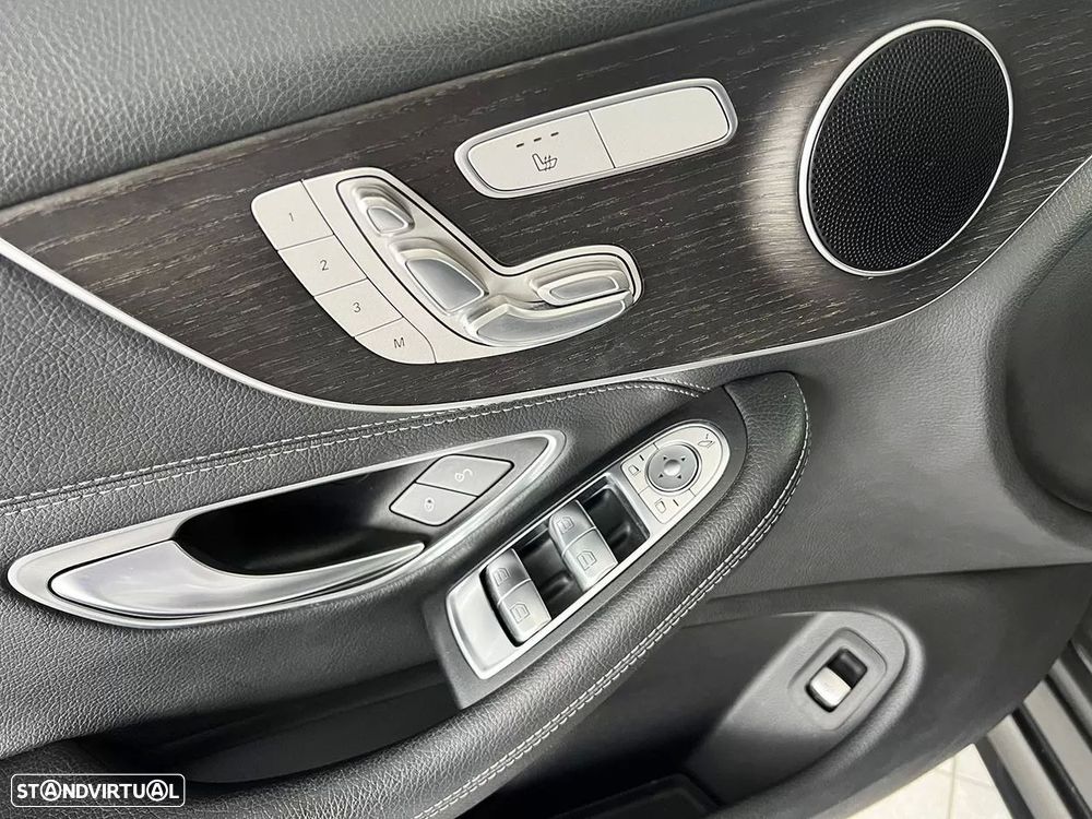 Mercedes-Benz C 180 Cabrio AMG Line - 25