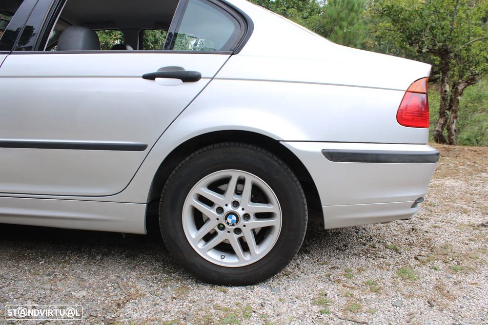 BMW 320 d — fotografia 18