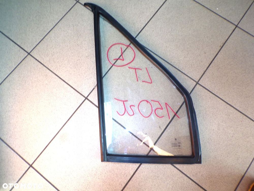 VW LT 96-06r SZYBA Z DRZWI PRZEDNICH LEWYCH Z USZCZELKĄ - 2